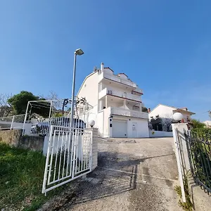 Nena In Dalmatia Apartament